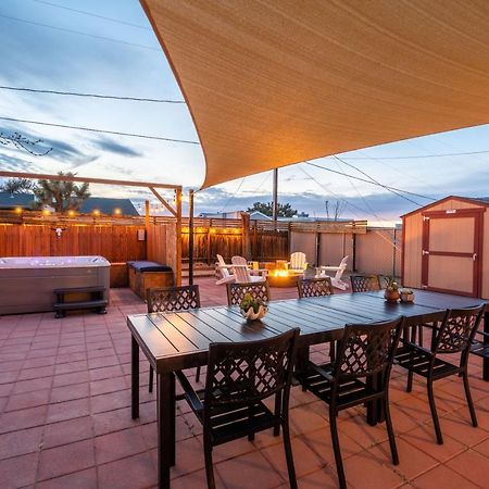 Tortoise Oasis - Hot Tub, Shuffleboard, & More! Villa Yucca Valley Exterior foto