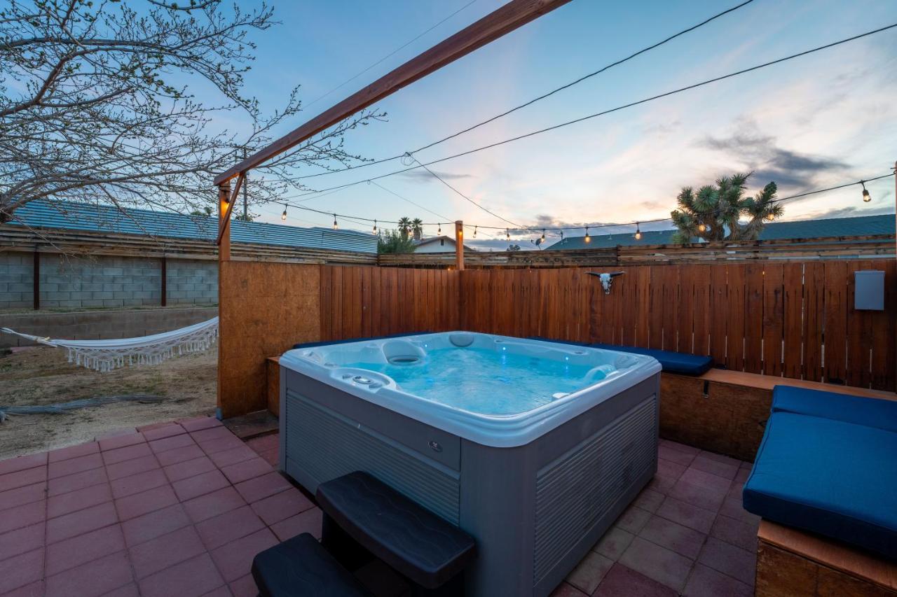 Tortoise Oasis - Hot Tub, Shuffleboard, & More! Villa Yucca Valley Exterior foto