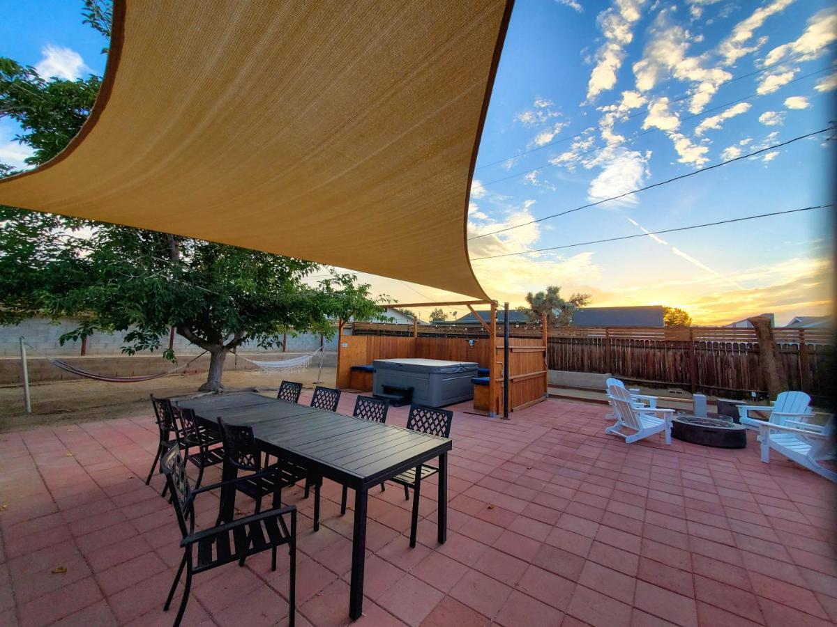 Tortoise Oasis - Hot Tub, Shuffleboard, & More! Villa Yucca Valley Exterior foto